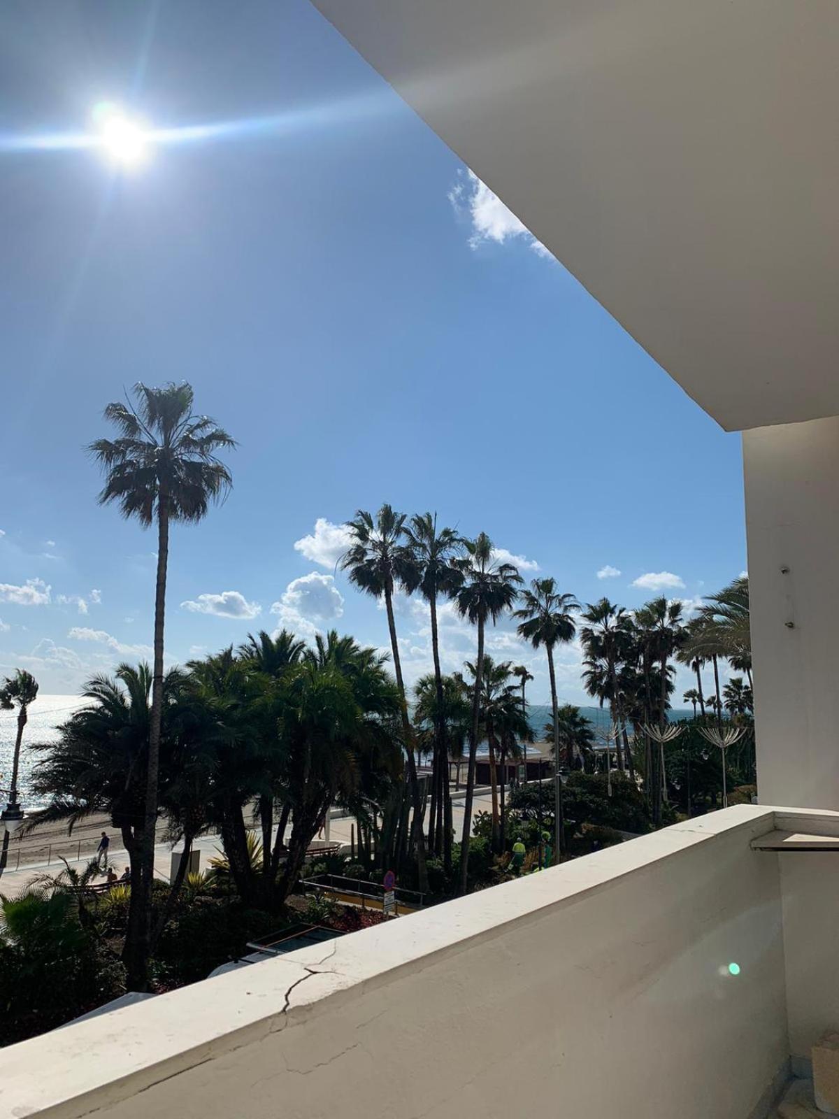 Beachfront Primera Linea De Playa En Casco Antiguo Estepona Ngoại thất bức ảnh
